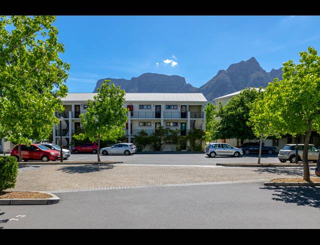 1 BEDROOM APARTMENT RENTED IN RONDEBOSCH